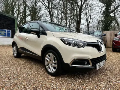 Used Renault Captur Dynamique 90 HP (66 kW) 2014 Cream/black SUV