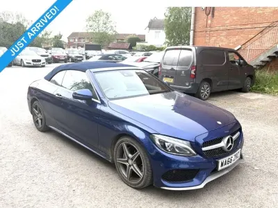 Usado Mercedes C220 AMG line 2016 Azul Cabrios
