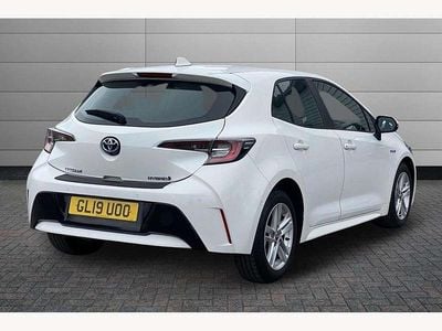 Used Toyota Corolla 122 HP (89 kW) 2019 White Hatchback