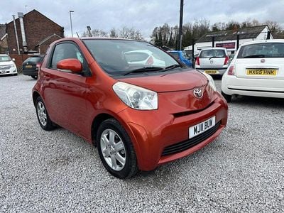 Used Toyota iQ 68 HP (50 kW) 2011 Red Hatchback