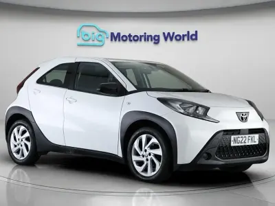Usado Toyota Aygo X PURE 72 HP (52 kW) 2022 Branco SUV