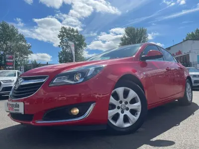 Used Vauxhall Insignia S 134 HP (98 kW) 2016 Red Hatchback