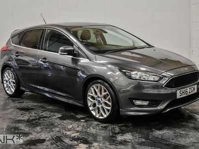 Used Ford Focus Zetec 125 HP (91 kW) 2016 Grey Hatchback