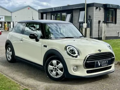 Używany Mini Cooper Hatch 2018 Biały Hatchback