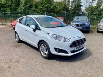 Used Ford Fiesta Zetec 2013 White Hatchback