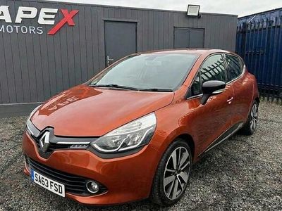 Used Renault Clio IV Dynamique 90 HP (66 kW) 2013 Red Hatchback