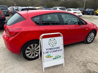Used Vauxhall Astra 140 HP (102 kW) 2010 Red Hatchback