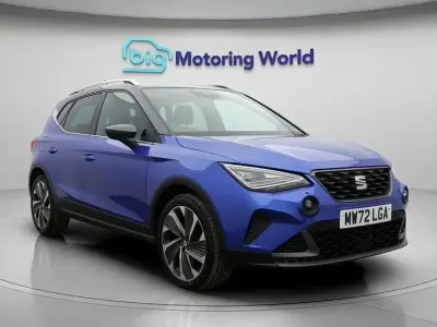 Usado Seat Arona FR 110 CV (80 kW) 2022 Azul SUV