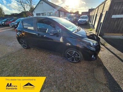 Used Toyota Yaris Sport 99 HP (72 kW) 2014 Black Hatchback