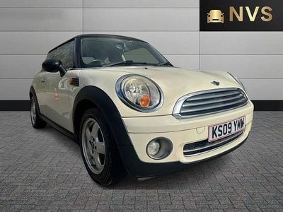 Used Mini Cooper Hatch 2009 White Hatchback