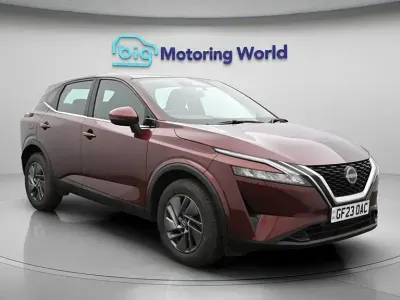 Used Nissan Qashqai Acenta Premium 158 HP (116 kW) 2023 Red SUV