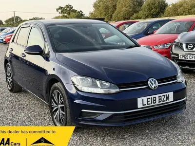 Used VW Golf VII SE 115 HP (84 kW) 2018 Blue Hatchback