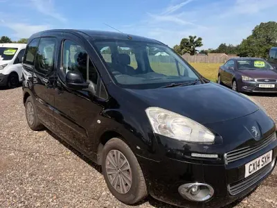 Used Peugeot TePee S 92 HP (67 kW) 2014 Black MPV