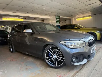 Usado BMW 118 Efficient Dynamics 2019 Gris Utilitario