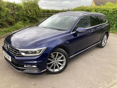 Used VW Passat R-line 150 HP (110 kW) 2019 Blue Estate