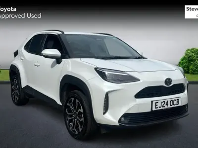 Begagnad Toyota Yaris Hybrid Design 116 HK (85 kW) 2026 Kombi