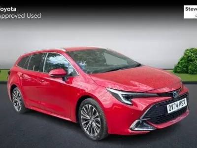 Used Toyota Corolla Design 140 HP (102 kW) 2024 Red Estate