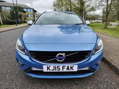 Usado Volvo V60 R-Design 190 CV (139 kW) 2015 Azul Familiar