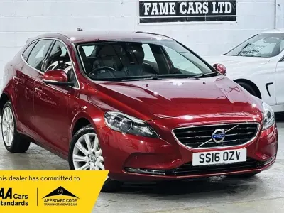 Used Volvo V40 SE Lux 190 HP (139 kW) 2016 Red Hatchback