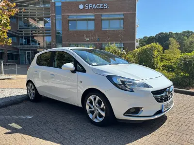Used Vauxhall Corsa SRi 90 HP (66 kW) 2016 White Hatchback
