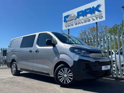 Używany Citroën Dispatch 145 KM (106 kW) 2024 Szary Minivan