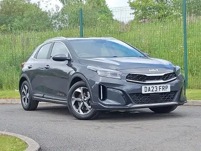 Käytetty Kia XCeed 2023 Harmaa Katumaasturi