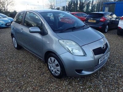 Used Toyota Yaris T3 85 HP (62 kW) 2006 Silver Hatchback