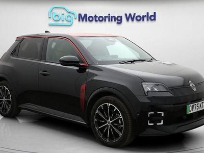 Used Renault 5 E-Tech Iconic 110 kW (150 HP) 2025 Black Hatchback