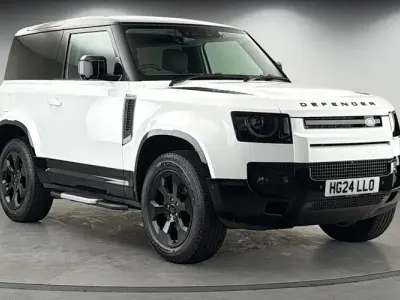 Used Land Rover Defender HSE Dynamic 250 HP (183 kW) 2024 Fuji white SUV
