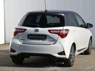 Usado Toyota Yaris Hybrid 2020 Blanco Utilitario