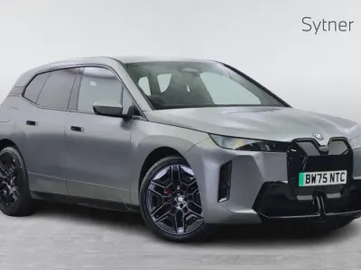 Usado BMW iX M Sport 295 kW (402 CV) 2026 Gris SUV
