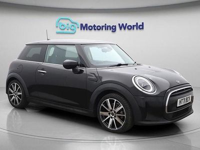 Used Mini Cooper Classic 136 HP (100 kW) 2021 Black Hatchback