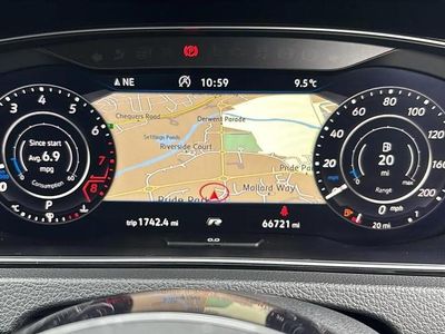 Begagnad VW Golf VIII R 296 HK (217 kW) 2020 Blå Kombi