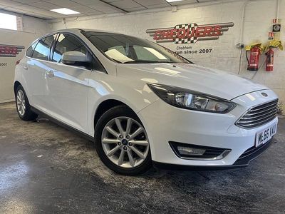 Used Ford Focus Titanium 125 HP (91 kW) 2016 White Hatchback