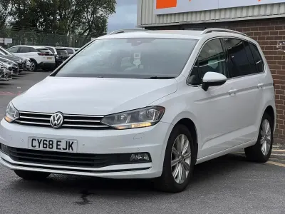 Used VW Touran SEL 150 HP (110 kW) 2018 White MPV