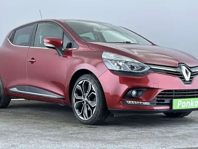 Used Renault Clio Iconic 90 HP (66 kW) 2019 Red Hatchback