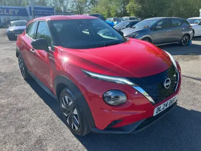 Usado Nissan Juke Acenta Premium 143 HP (105 kW) 2024 Vermelho SUV