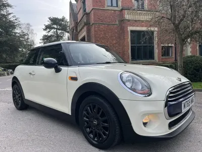 Second-hand Mini Cooper Hatch 2015 Alb Hatchback