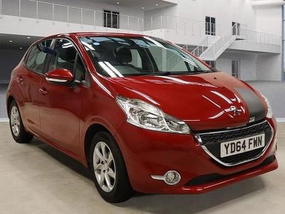 Used Peugeot 208 Active 68 HP (50 kW) 2014 Red Hatchback
