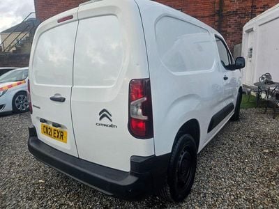 Used Citroën Berlingo 75 HP (55 kW) 2021 White MPV