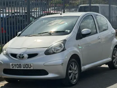 Begagnad Toyota Aygo Platinum 67 HK (49 kW) 2008 Silver Halvkombi