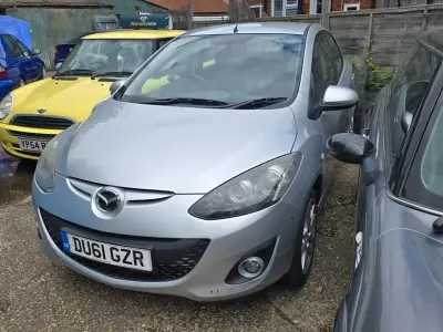 Gebraucht Mazda 2 Inclusive 2011 Silber Kleinwagen