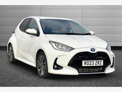 Used Toyota Yaris Hybrid 116 HP (85 kW) 2023 White Hatchback