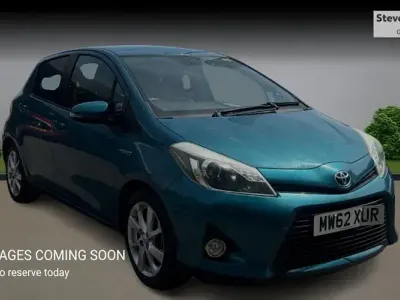 Usata Toyota Yaris Hybrid 101 CV (74 kW) 2013 Utilitaria
