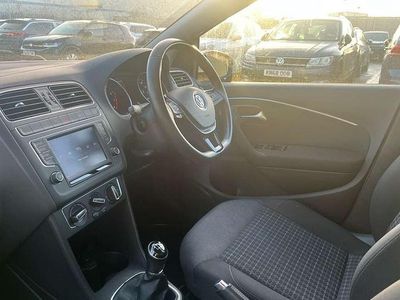 Used VW Polo Edition 90 HP (66 kW) 2017 White Hatchback