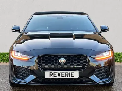 Usado Jaguar XE R-Dynamic 204 HP (150 kW) 2021 Preto Sedan