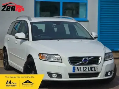 Usado Volvo V50 SE 2012 Blanco Familiar