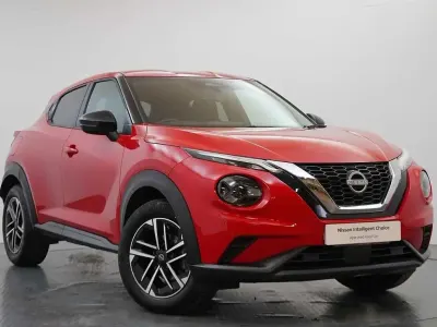 Gebraucht Nissan Juke N-Connecta 112 PS (82 kW) 2024 Rot SUV
