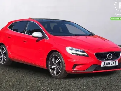 Used Volvo V40 R-Design 122 HP (89 kW) 2019 Red Hatchback
