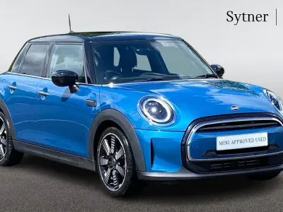 Gebraucht Mini Cooper Exclusive 134 PS (98 kW) 2022 Blau Kleinwagen